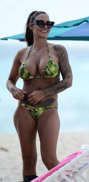 Дівчата в купальниках (41 фото) – фото 19