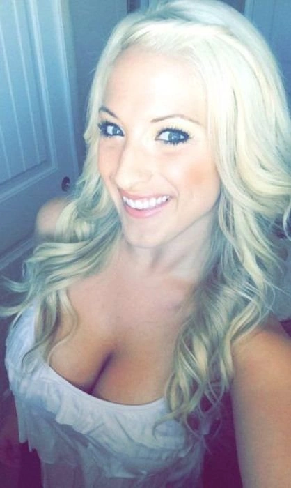 Дівчата з великими грудьми (60 фото) – фото 4