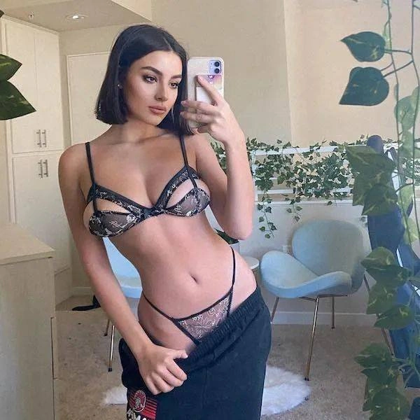 Дівчата у нижній білизні (28 фото) – фото 14