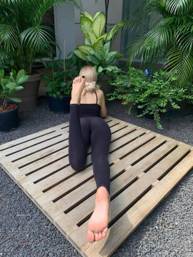 Дівчата в облягаючих штанях (28 фото) – фото 3