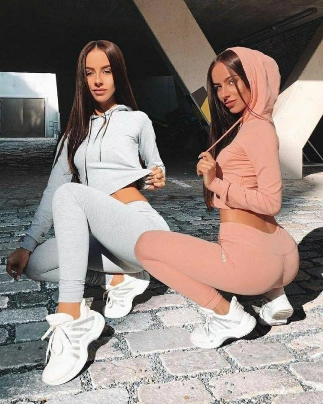 Дівчата в облягаючих штанях (28 фото) – фото 6