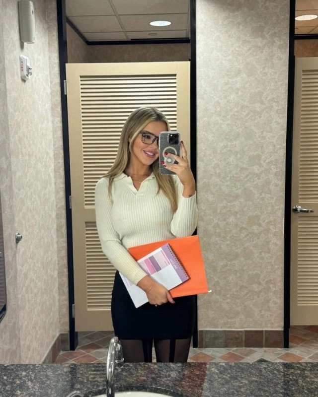 Дівчата в окулярах (35 фото) – фото 5