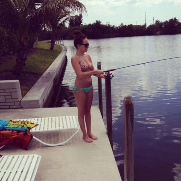 Дівчата ловлять рибку (69 фото) – фото 12