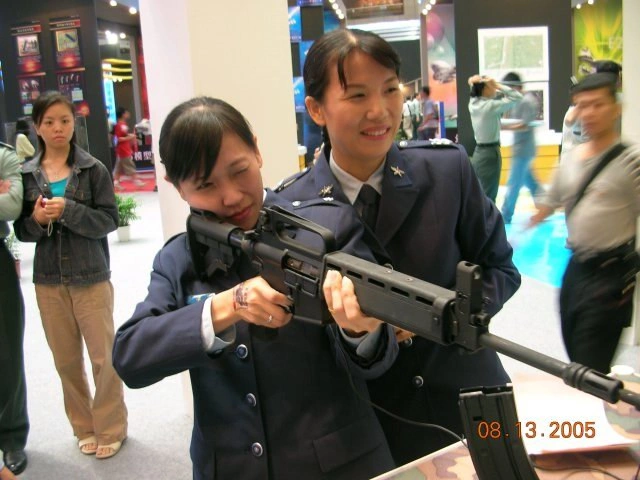 Жінки у формі (45 фото) – фото 3