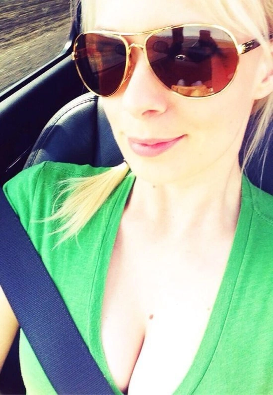 Грудасті дівчата (32 фото) – фото 10