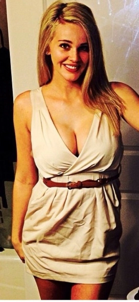 Грудасті дівчата (32 фото) – фото 11