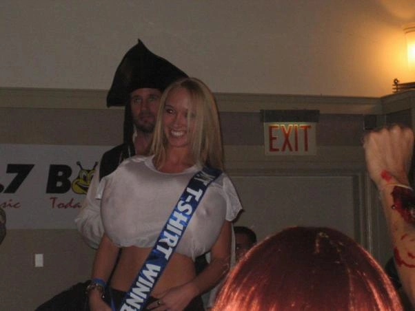 Дівчата в мокрих одягах:-) (35 фото) – фото 6