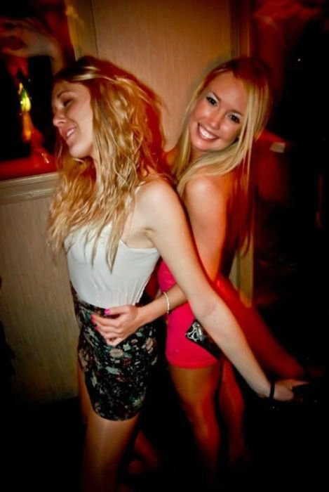 Дівчата в сукнях (34 фото) – фото 5