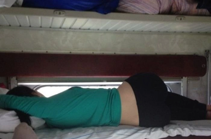 Дівчата і поїзди (37 фото) – фото 13