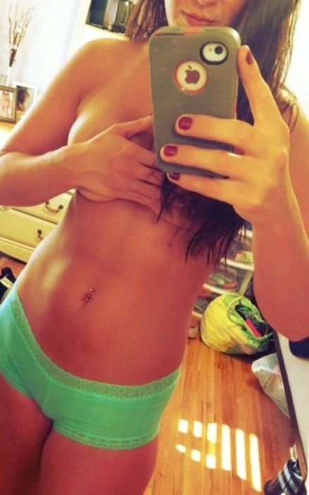 Дівчата фотографують себе (57 фото) – фото 11