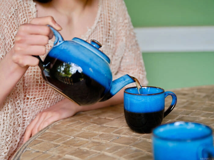 Спекотне чаювання вдвоє: відверте фото з чуттєвою дівчиною, яка розкриває всі секрети!