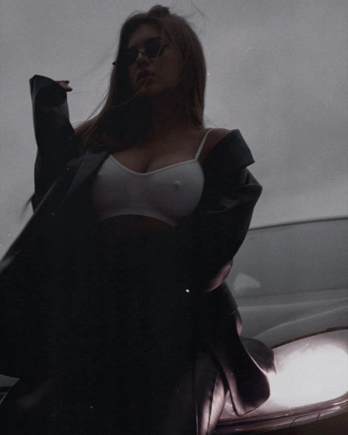 Збірка фото красунь без бюстгальтерів – фото 20