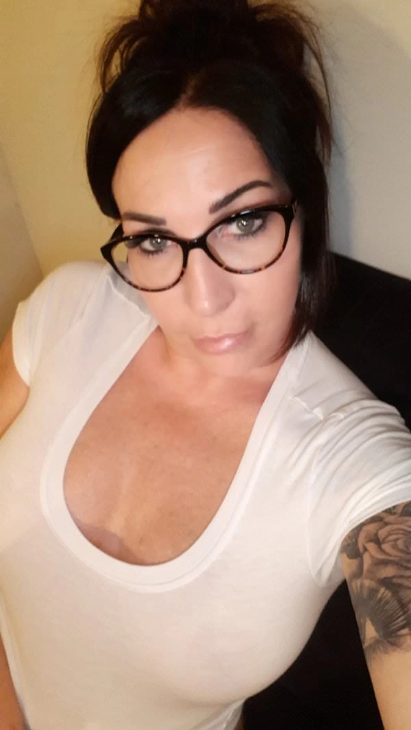 Колекція привабливих дівчат без бюстгальтерів – фото 11