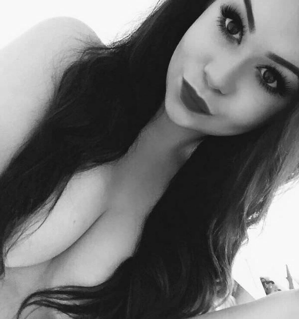 Колекція привабливих дівчат без бюстгальтерів – фото 24