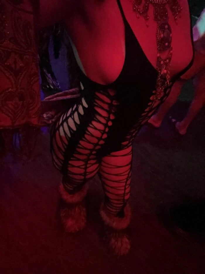 Відверті фото дівчат, зроблені на музичних фестивалях – фото 15