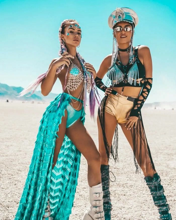 Відверті фото дівчат, зроблені на музичних фестивалях – фото 23