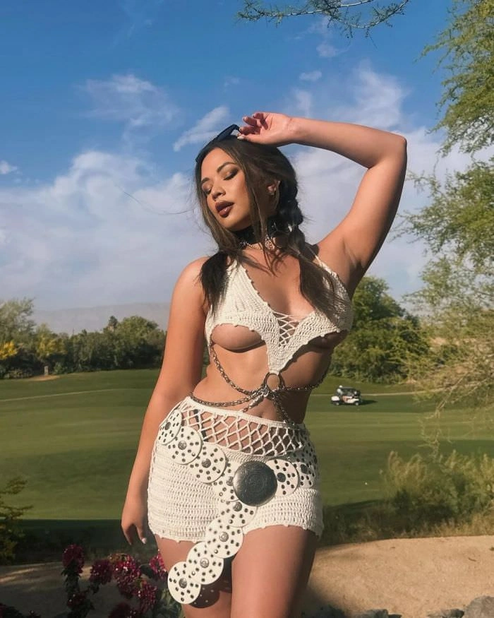 Відверті фото дівчат, зроблені на музичних фестивалях – фото 29