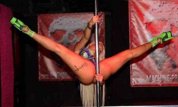 Кімберлі Хокінс - поєднання м'язів і силікону – фото 4