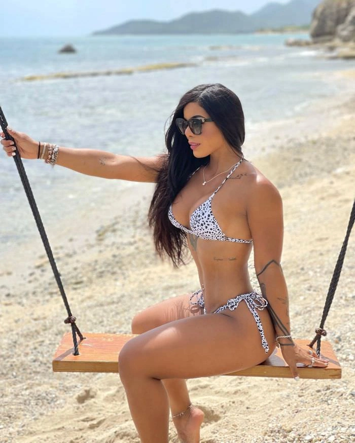 Частково оголені дівчата – фото 6