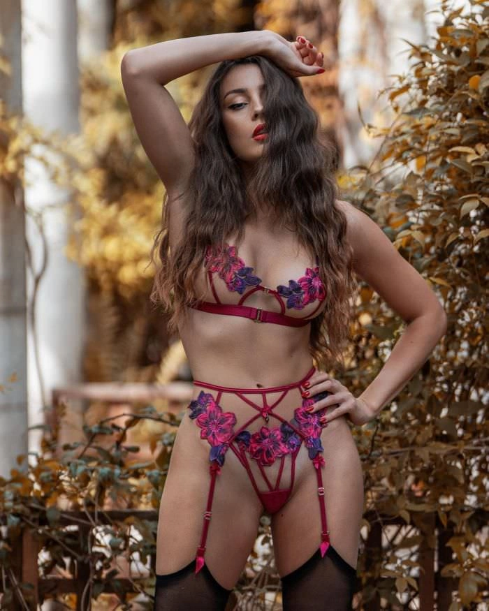 Молоді дівчата, фото в відвертому білизні – фото 40