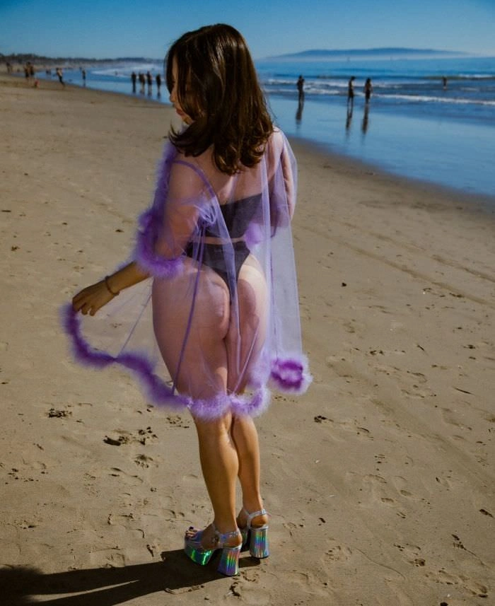 Сексуальні дівчата у вбранні з мереживом – фото 27