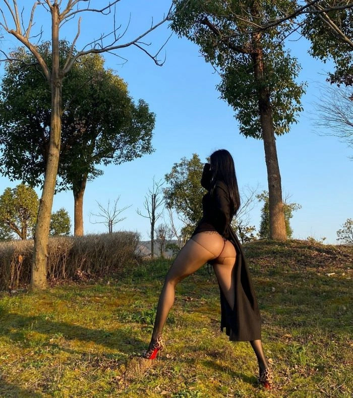 Сексуальні дівчата у вбранні з мереживом – фото 40