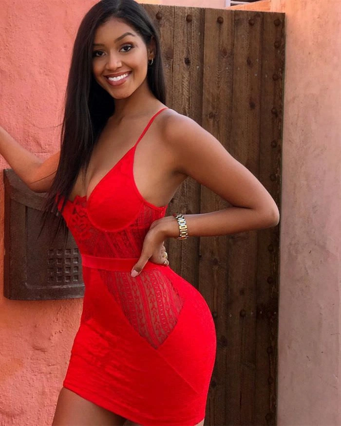 Дівчата в сексуальних платтях, частина 43 – фото 31