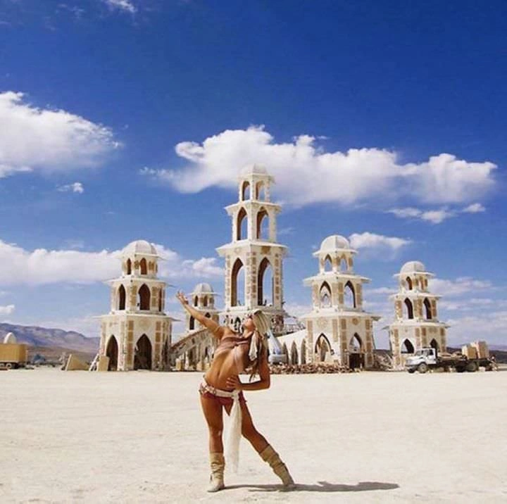 Прекрасні дівчата з фестивалю Burning Man – фото 8