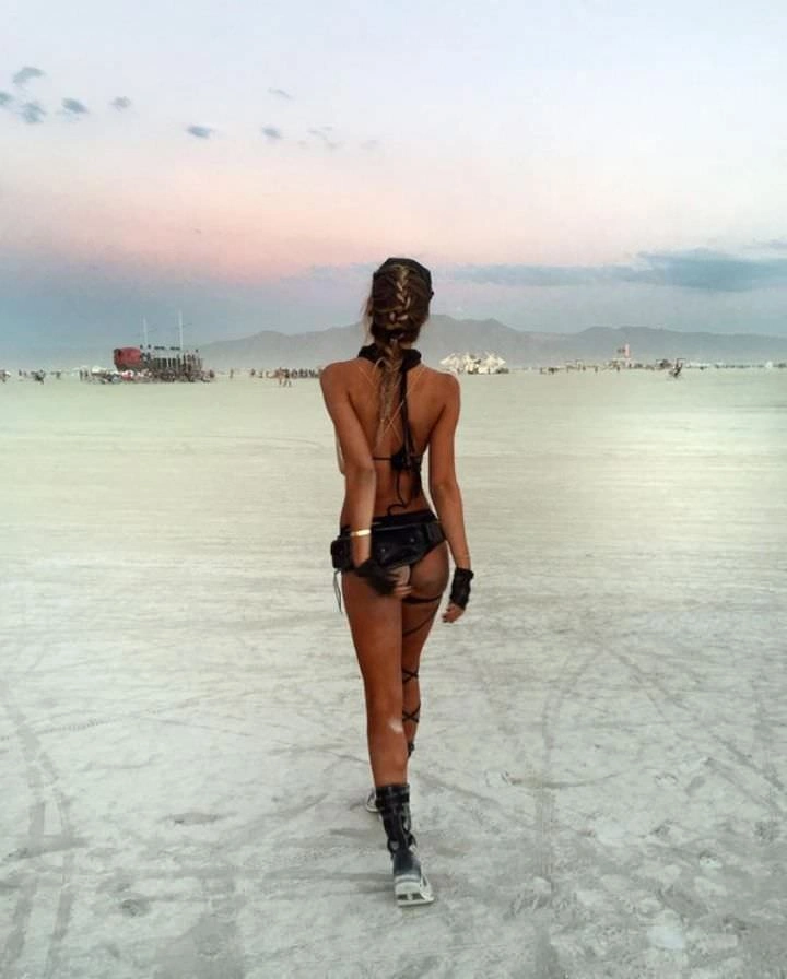 Прекрасні дівчата з фестивалю Burning Man – фото 4